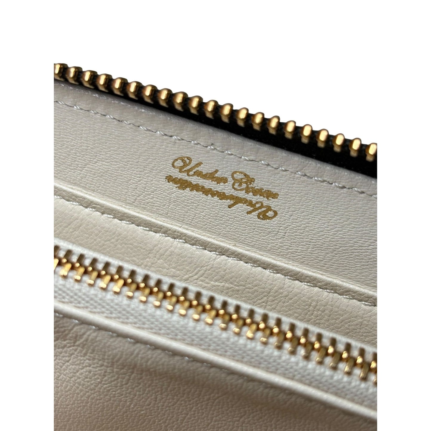 Undercover Kiss Wallet